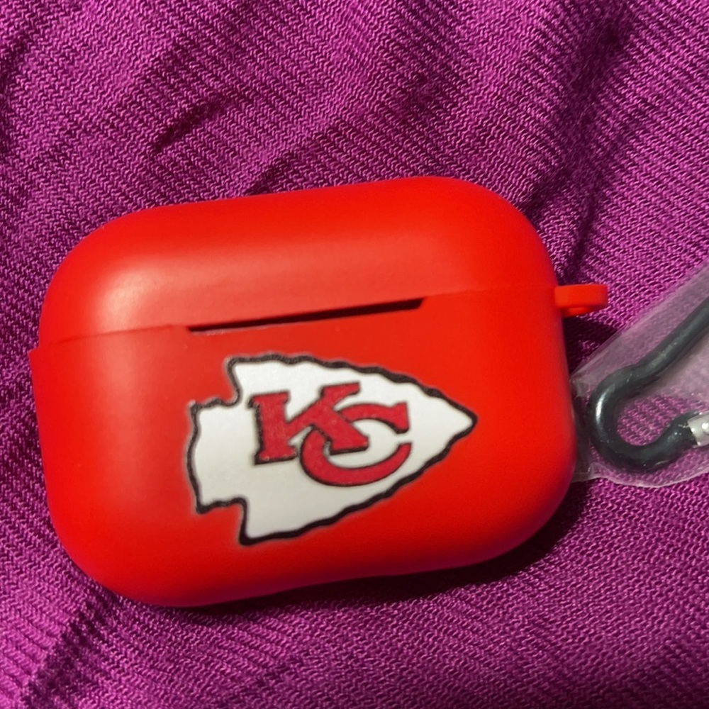 New KC Chiefs AirPod pro case - Picture 3 of 4